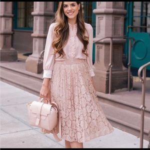 Kate Spade Poppy Lace Skirt in excellent condition